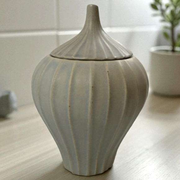 Jonathan Adler Pot a Porter Ribbed Jar with Lid Cover Gray Ceramic Pottery READ